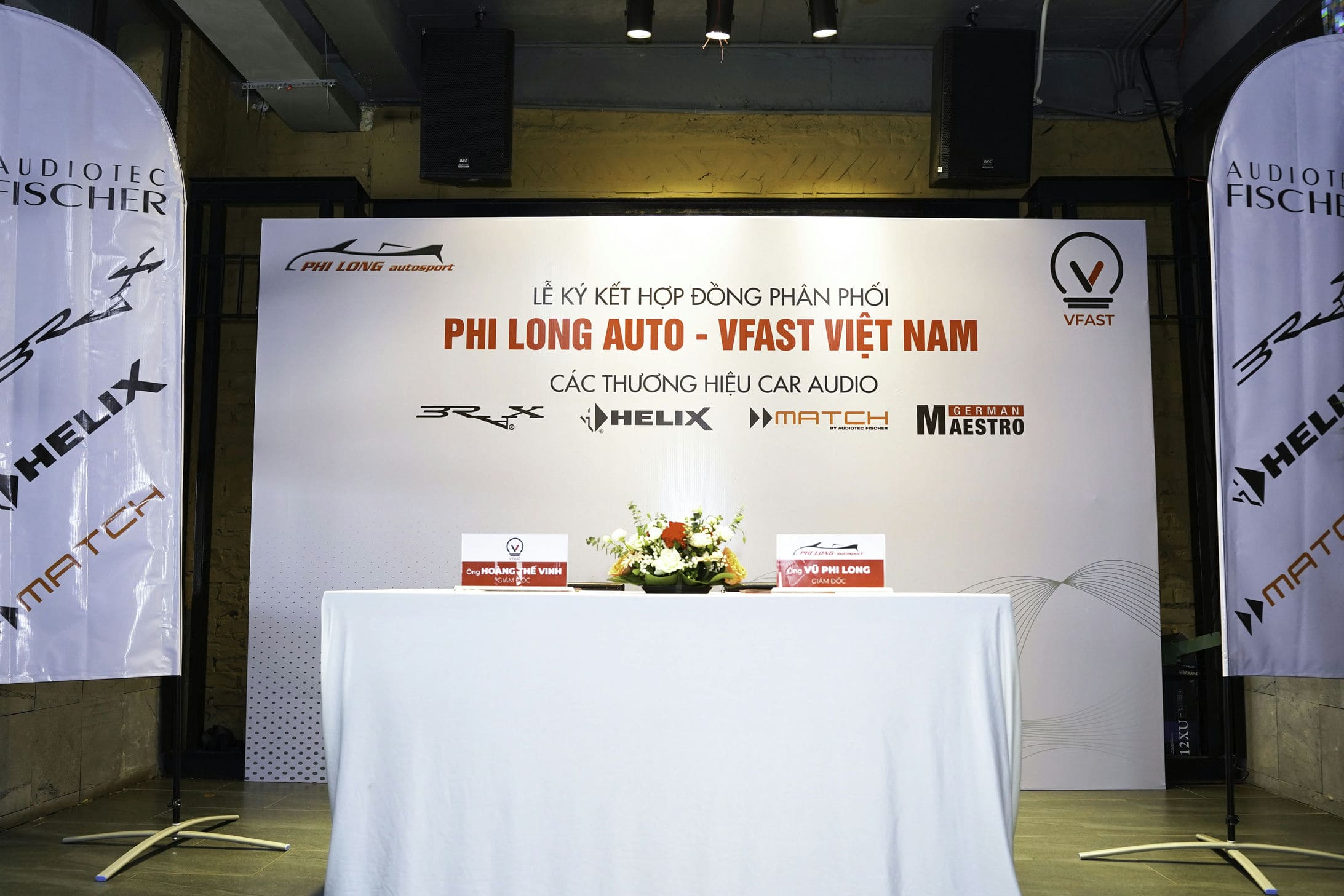 LE KY KET HOP DONG PHAN PHOI GIUA PHI LONG AUTO VFAST VIET NAM 5 | Phi Long Auto
